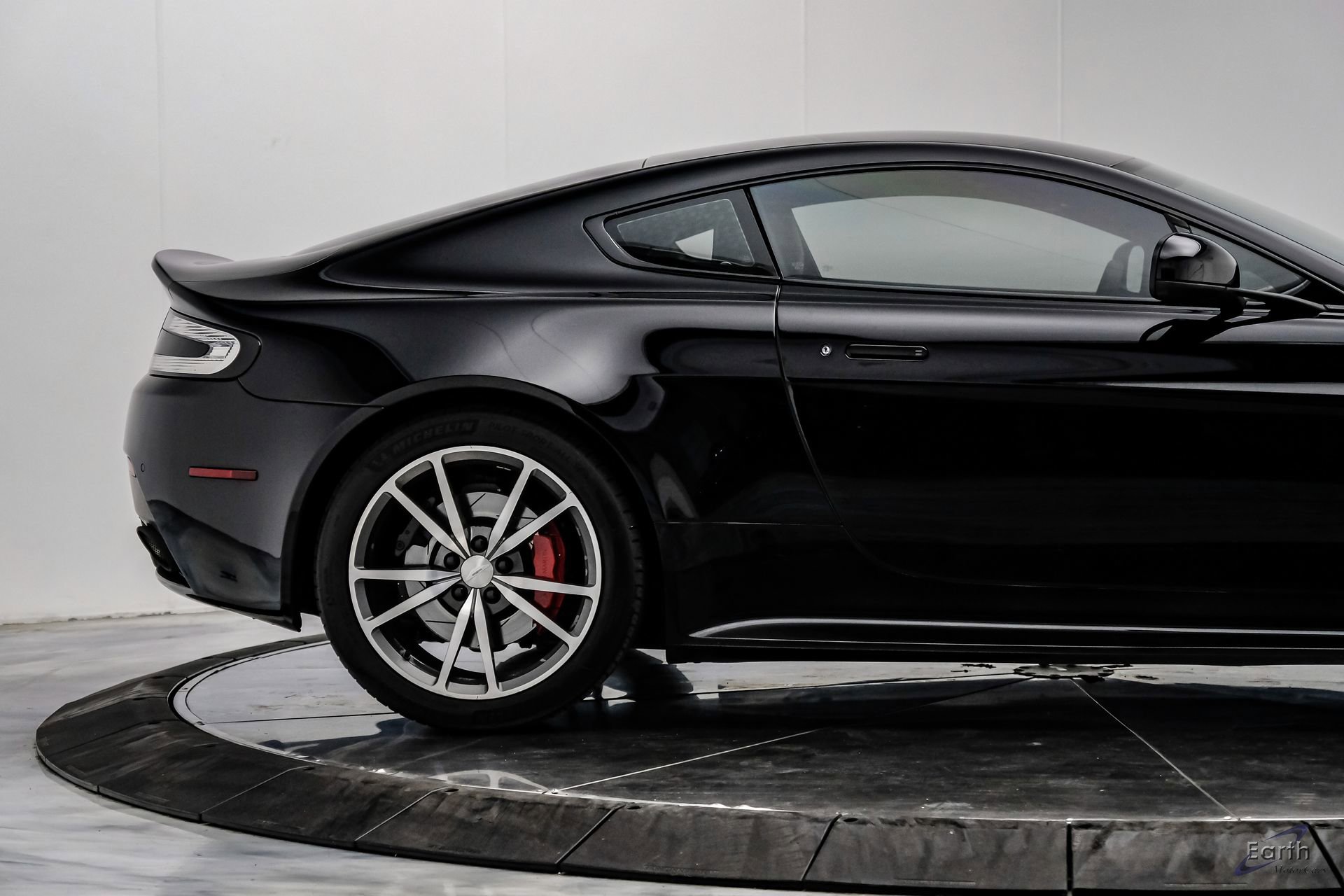 Used 2015 Aston Martin V8 Vantage GT RWD image 25