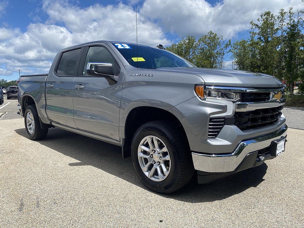 Used 2023 Chevrolet Silverado 1500 LT AWD/4WD image 3