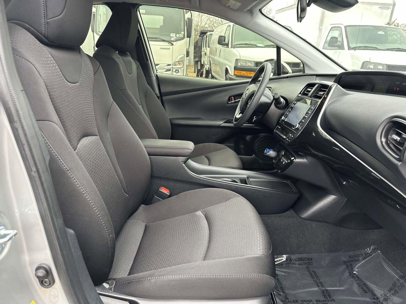 Used 2022 Toyota Prius LE image 25