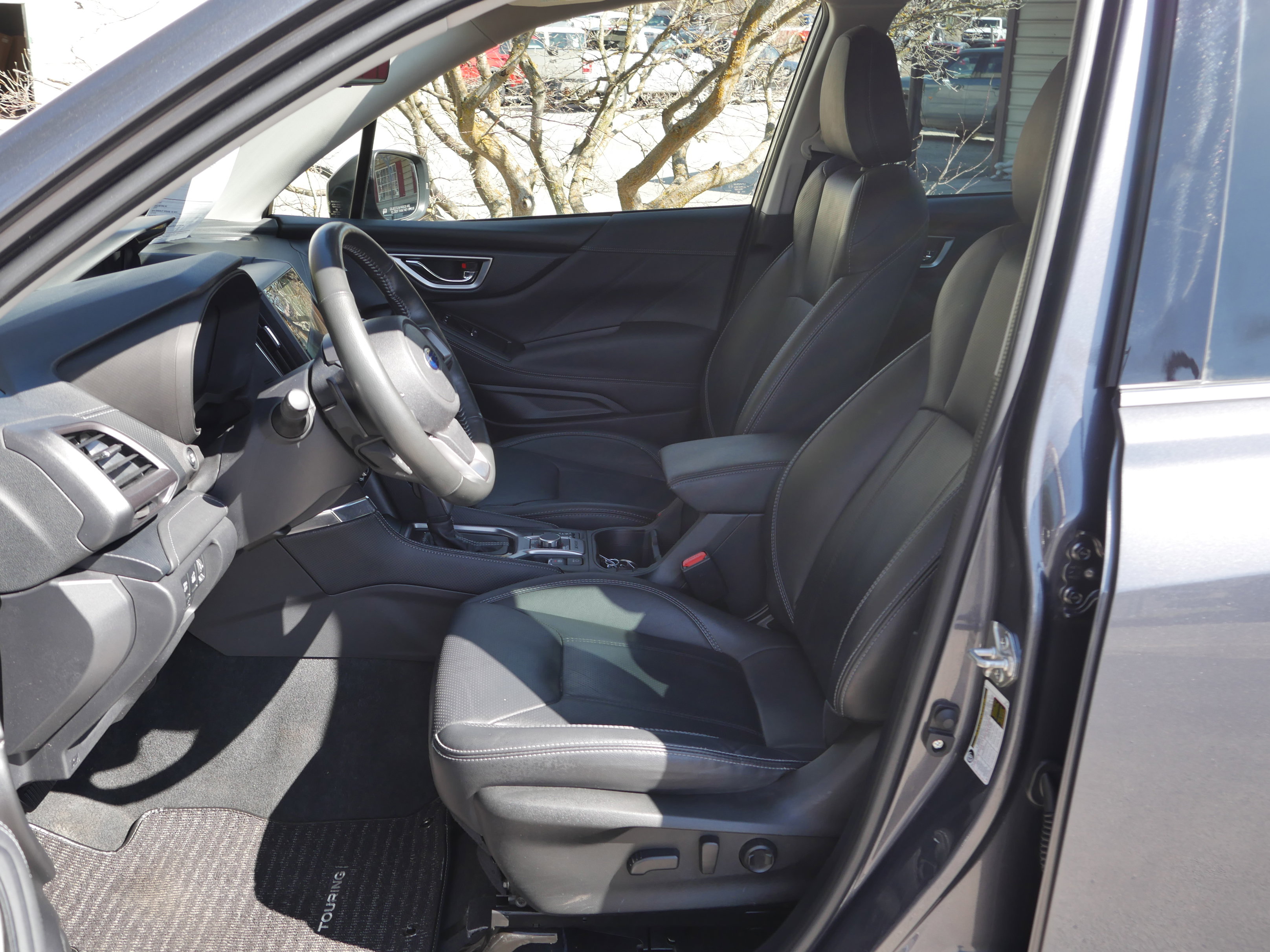 Used 2023 Subaru Forester Touring AWD/4WD image 3