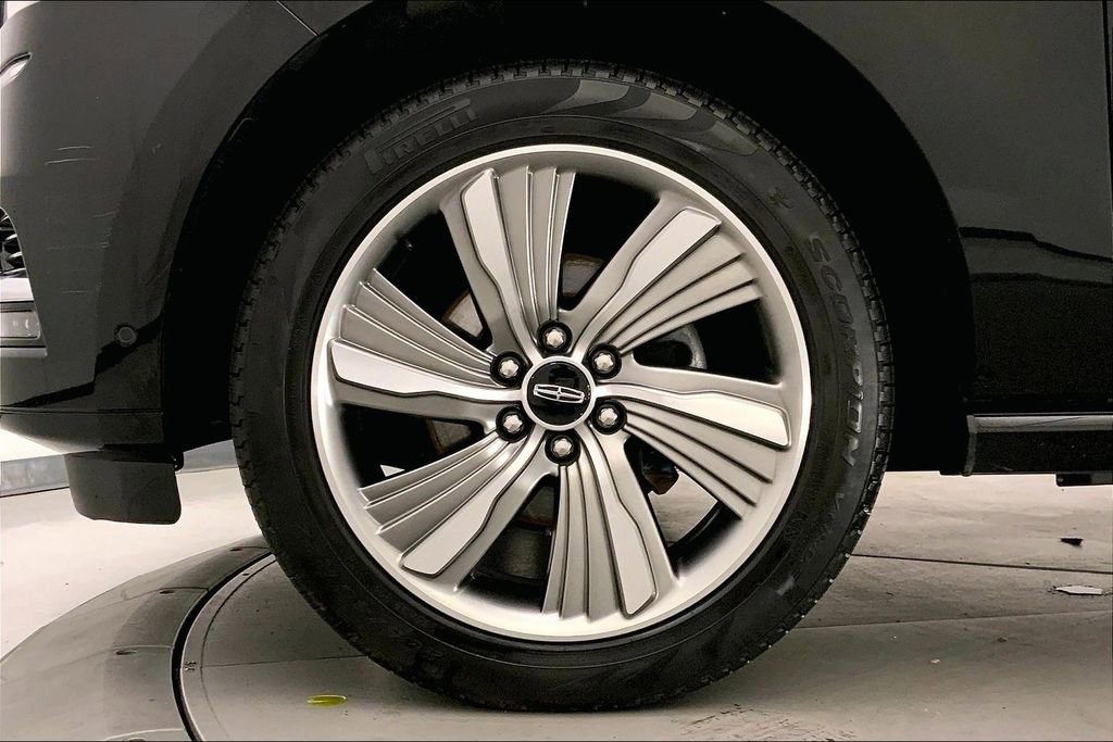 Used 2018 Lincoln Navigator Reserve w/ Technology Package AWD/4WD image 8
