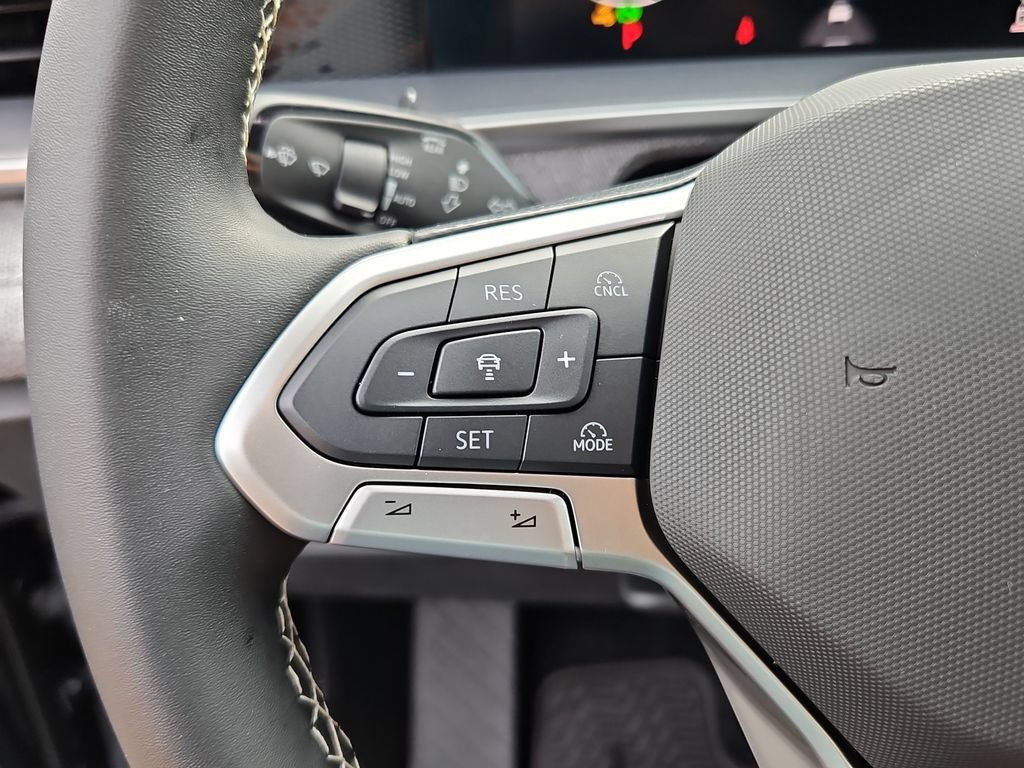 Used 2025 Volkswagen Tiguan S AWD/4WD image 11