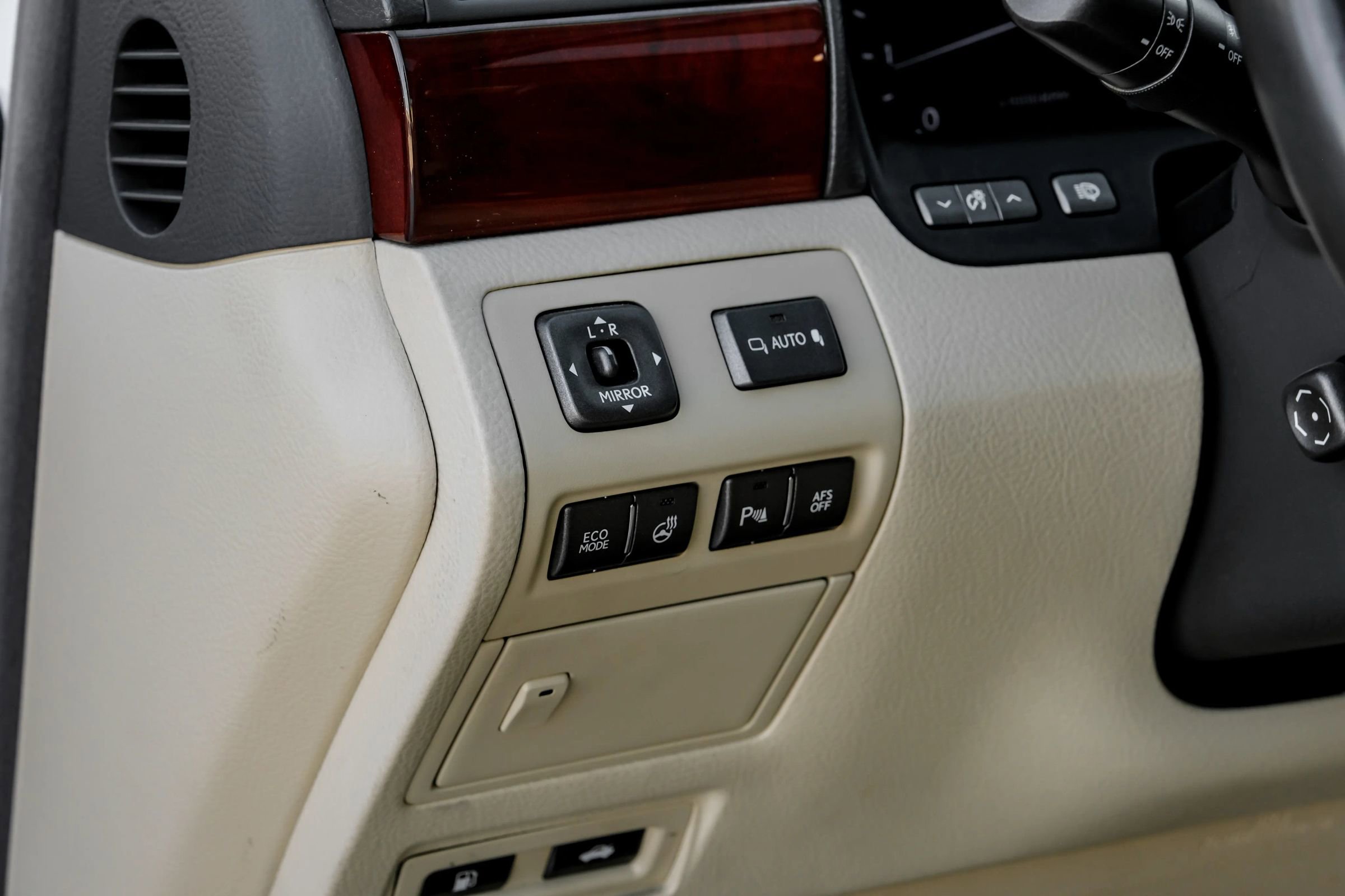 Used 2012 Lexus LS 460 image 27