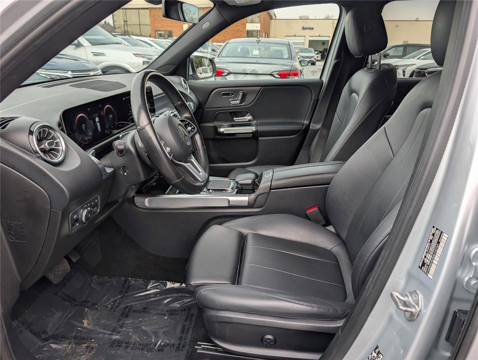 Used 2021 Mercedes-Benz GLB 250 4MATIC image 16