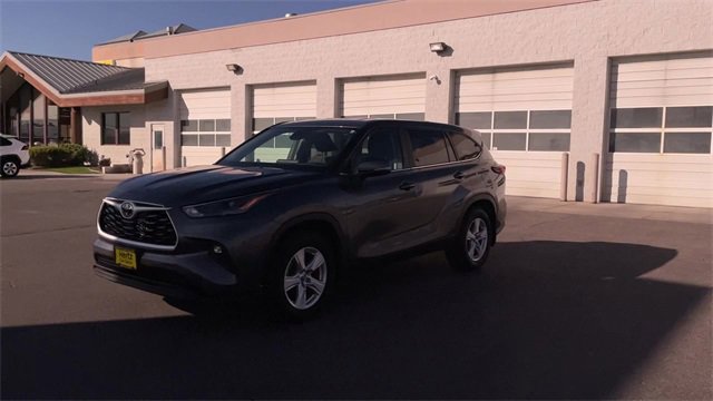 Used 2024 Toyota Highlander XLE image 5