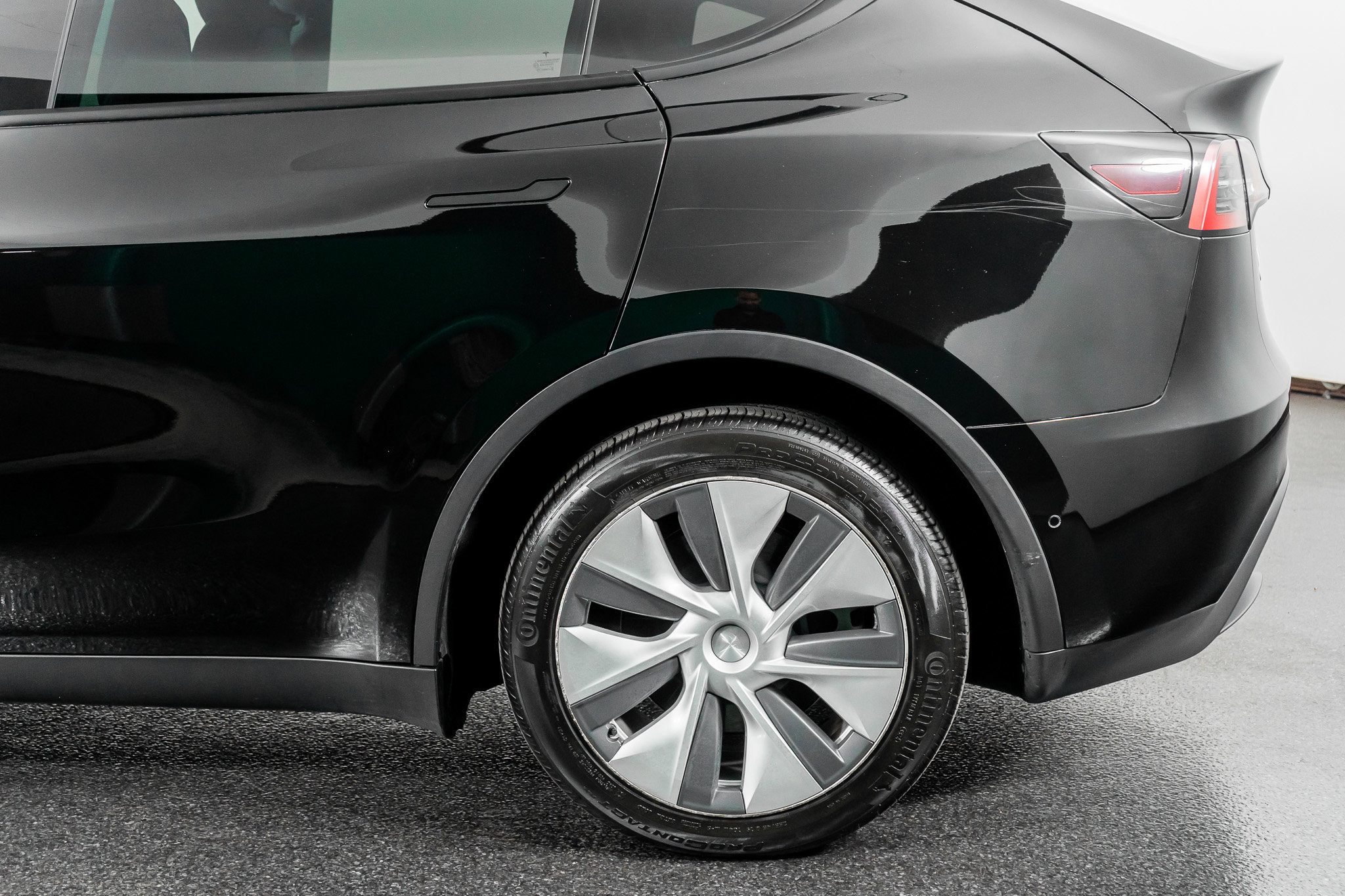 Used 2022 Tesla Model Y Long Range image 15