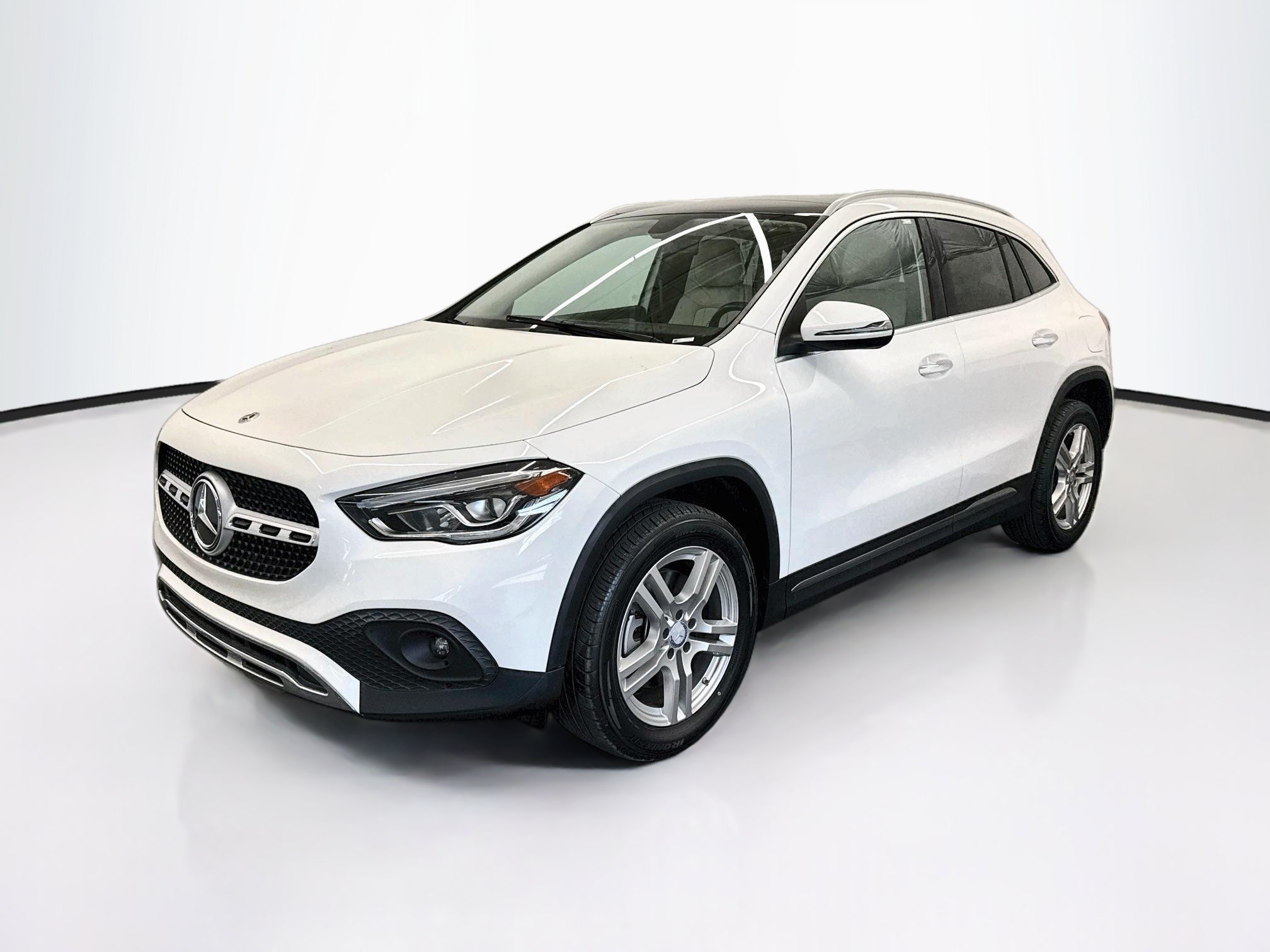Used 2023 Mercedes-Benz GLA 250 w/ Premium Package image 3