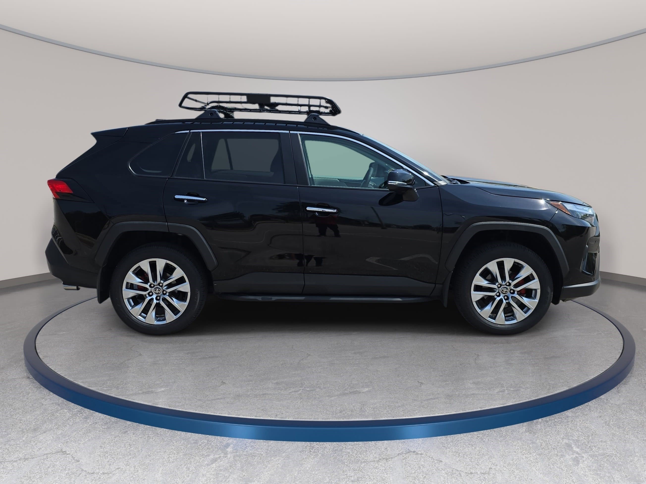 Used 2025 Toyota RAV4 Limited image 4