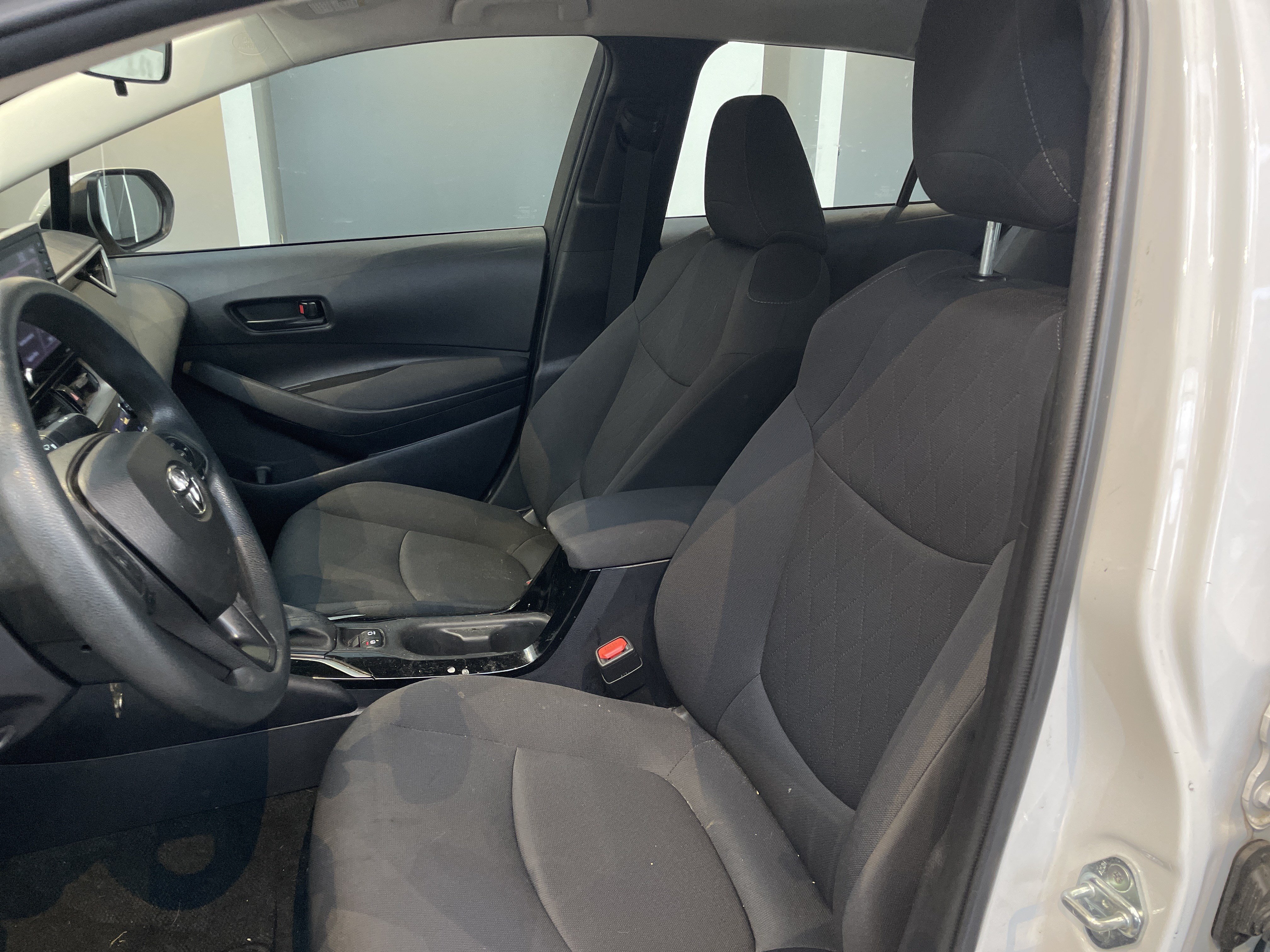 Used 2022 Toyota Corolla LE FWD image 18