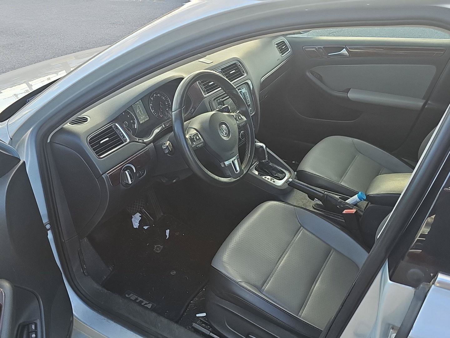 Used 2013 Volkswagen Jetta SEL FWD image 7