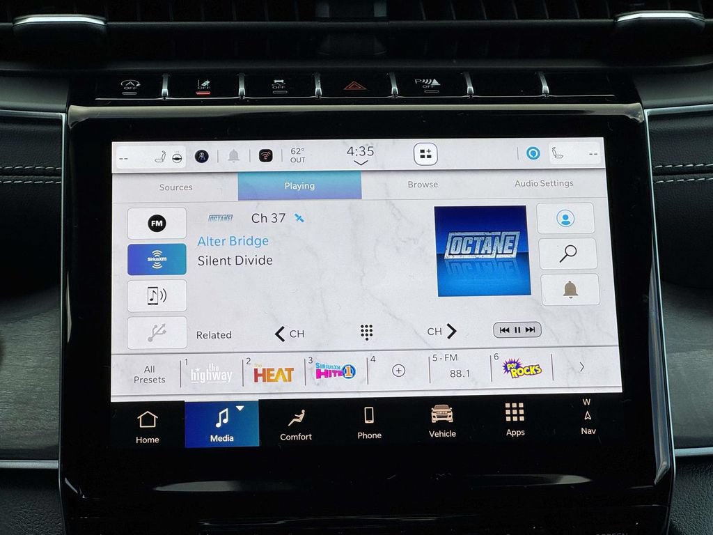 New 2025 Jeep Grand Cherokee Limited w/ Luxury Tech Group II AWD/4WD image 19