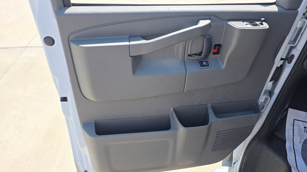 Used 2025 GMC Savana 2500 w/ Driver Convenience Package RWD image 19