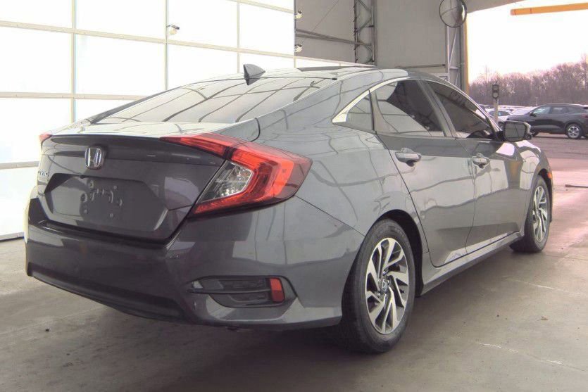Used 2018 Honda Civic EX image 3