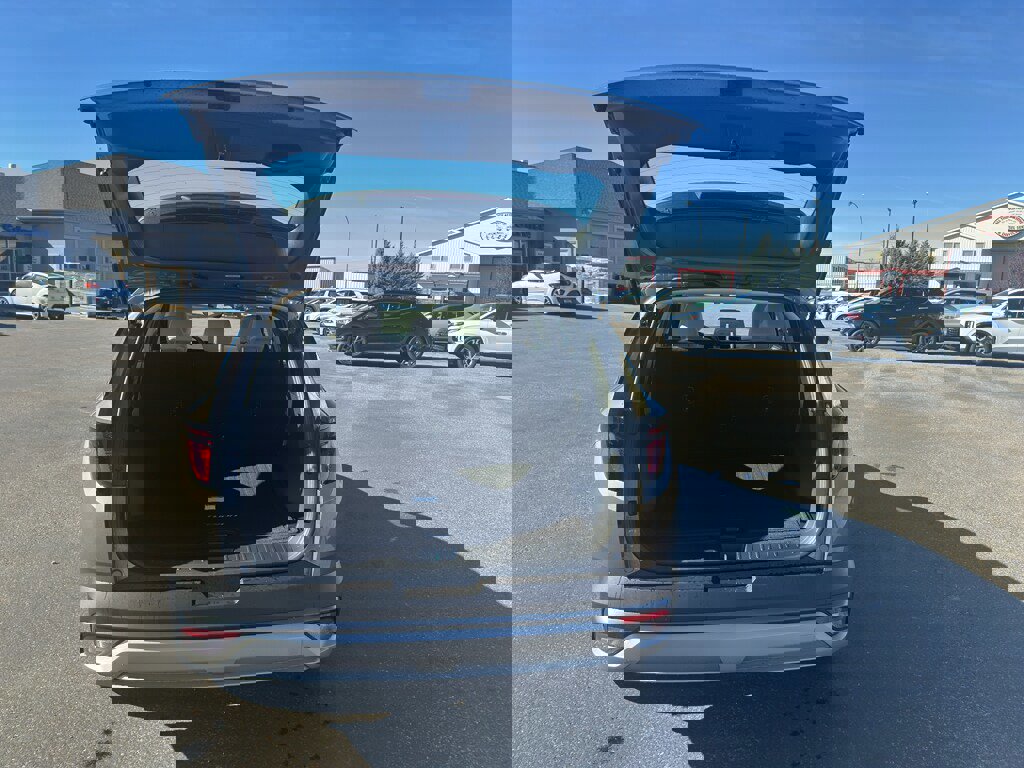 New 2026 Hyundai Tucson Blue SE image 21