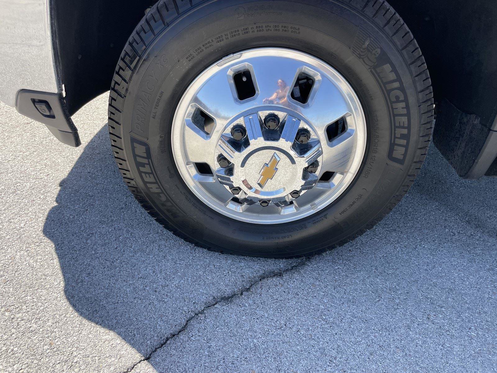 Used 2025 Chevrolet Silverado 3500 LTZ w/ LTZ Texas Edition image 37