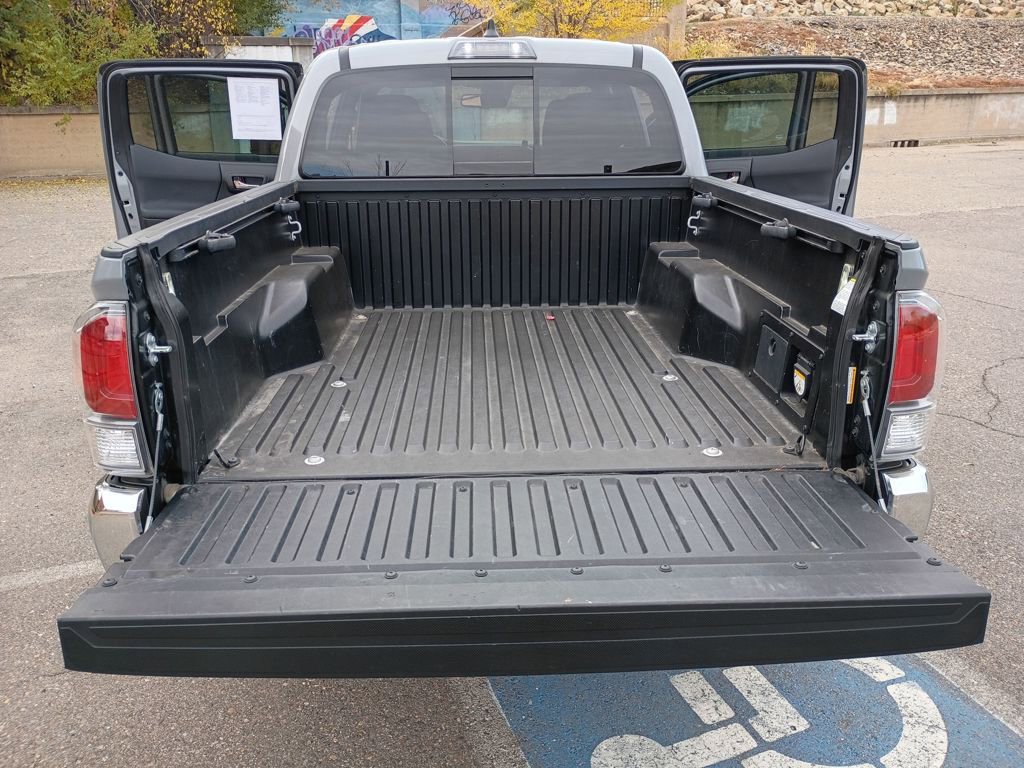 Used 2021 Toyota Tacoma TRD Off-Road image 8