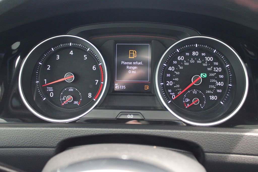 Used 2018 Volkswagen GTI SE image 4