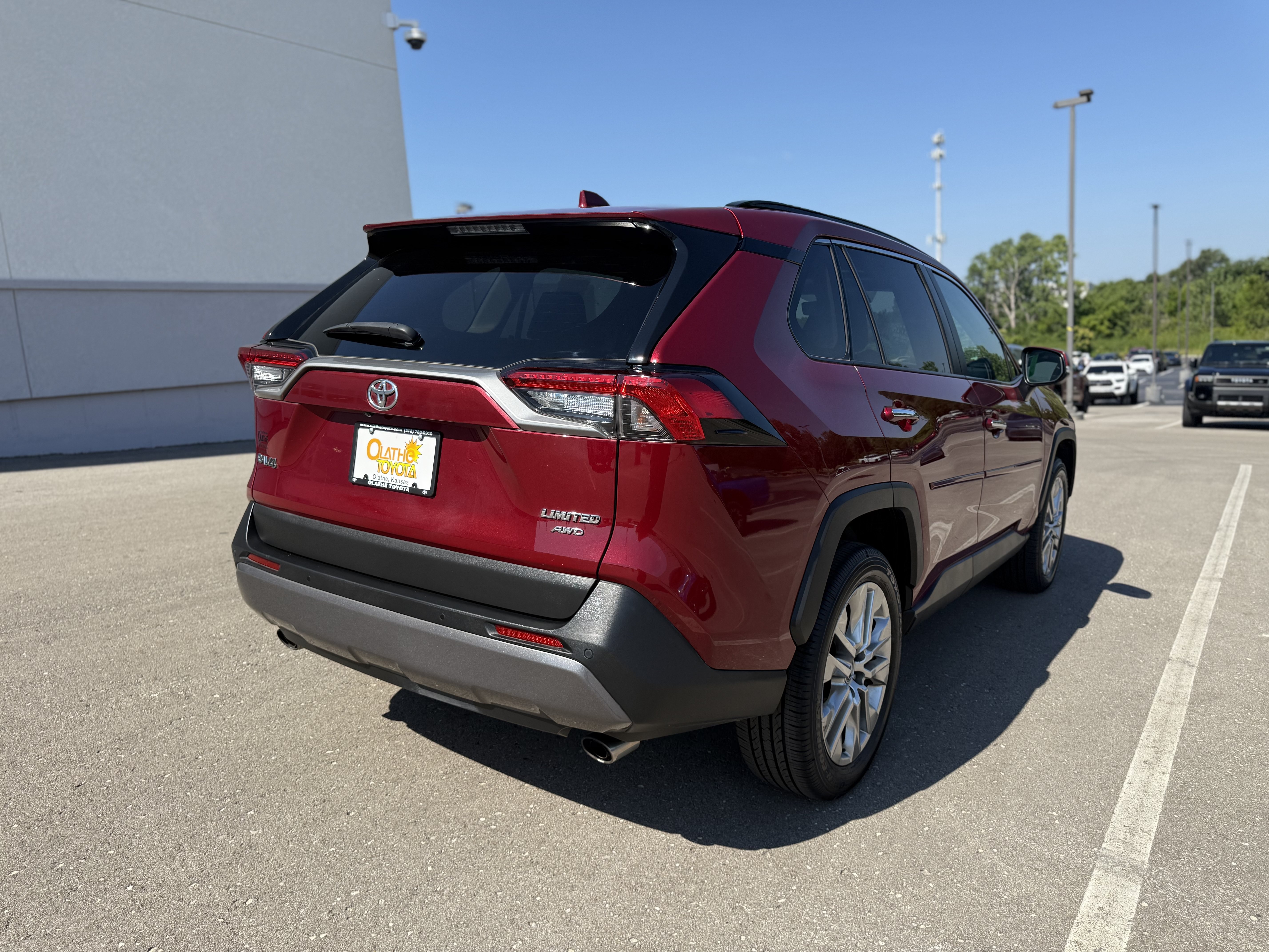 Used 2021 Toyota RAV4 Limited w/ Limited Grade Weather Package AWD/4WD image 30