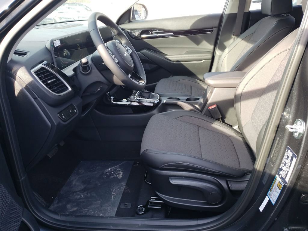 New 2026 Kia Seltos S image 12