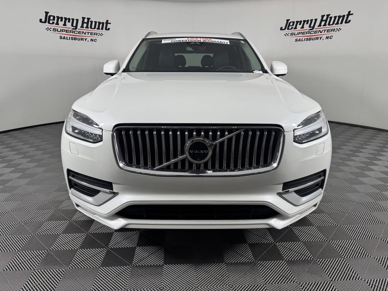Used 2024 Volvo XC90 B5 Plus AWD/4WD image 4