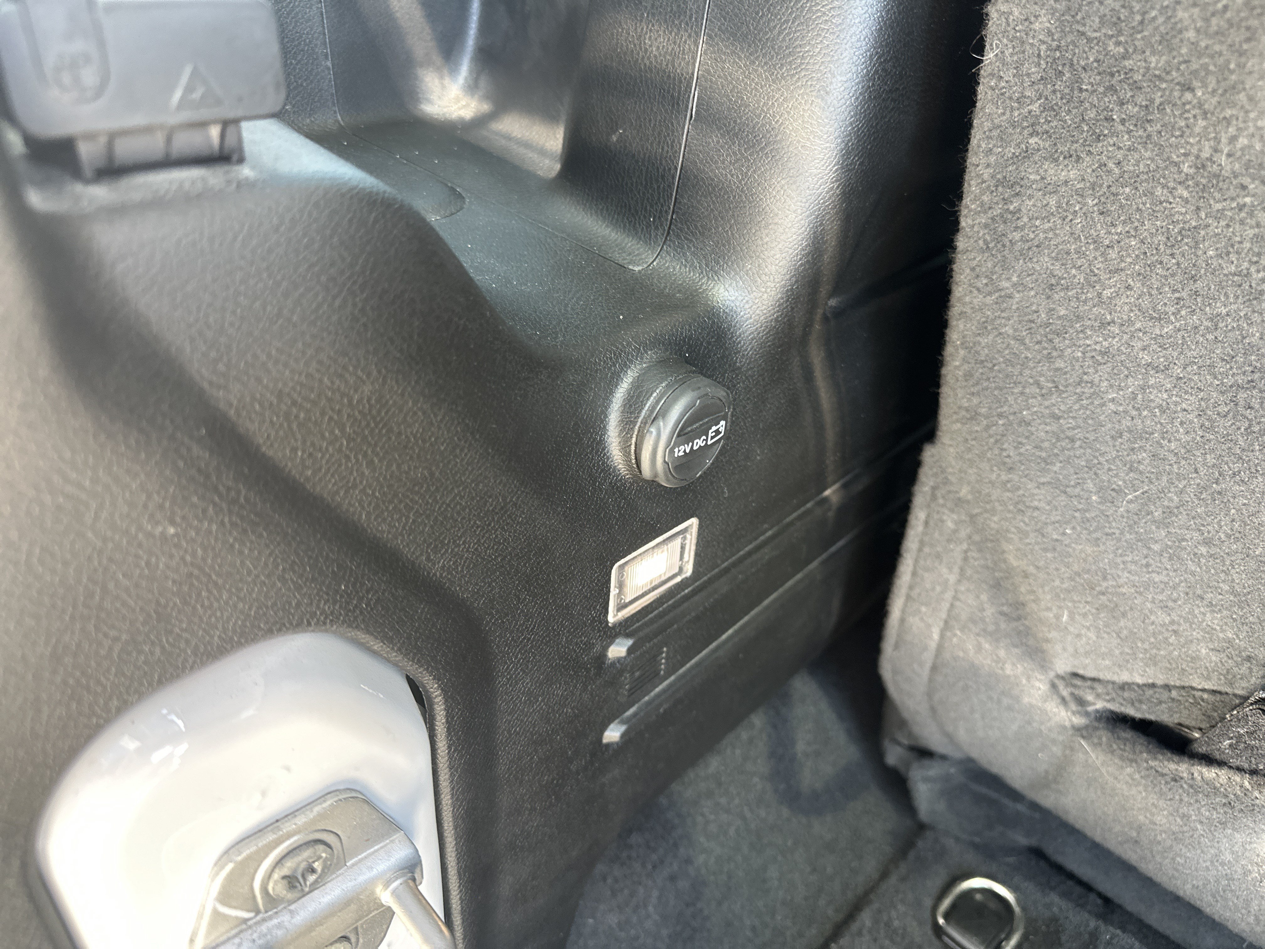 Used 2022 Jeep Wrangler Sport AWD/4WD image 29