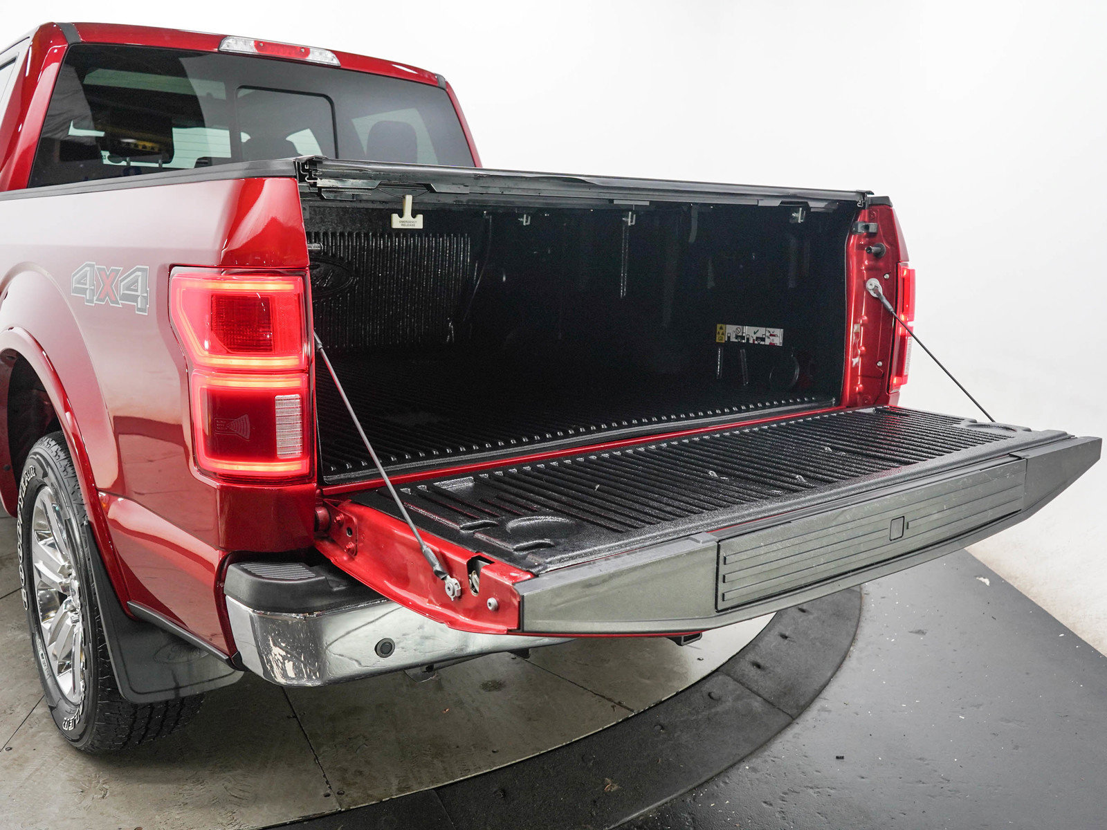 Used 2020 Ford F150 Lariat w/ Equipment Group 502A Luxury AWD/4WD image 9