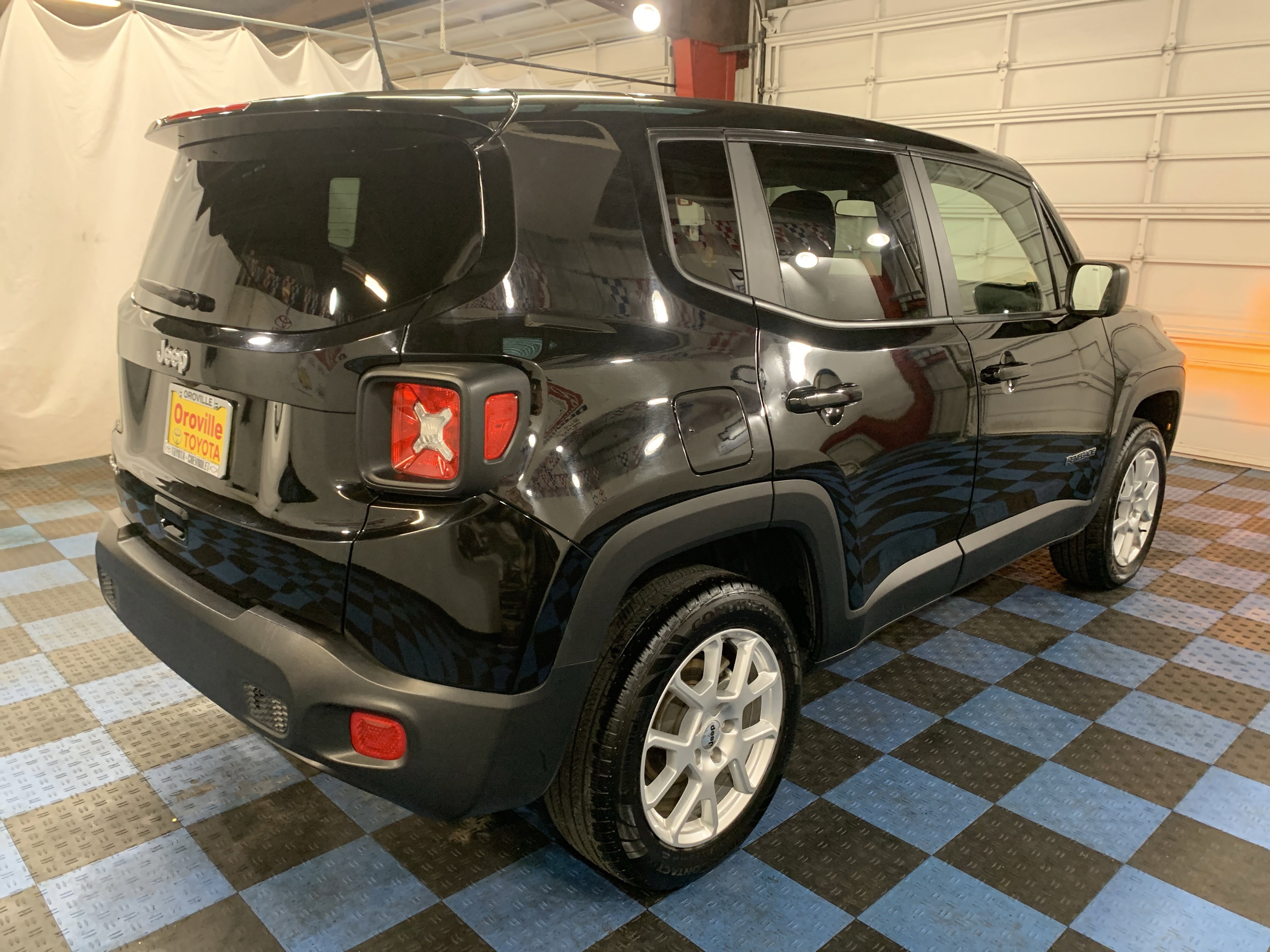Used 2023 Jeep Renegade Latitude image 6