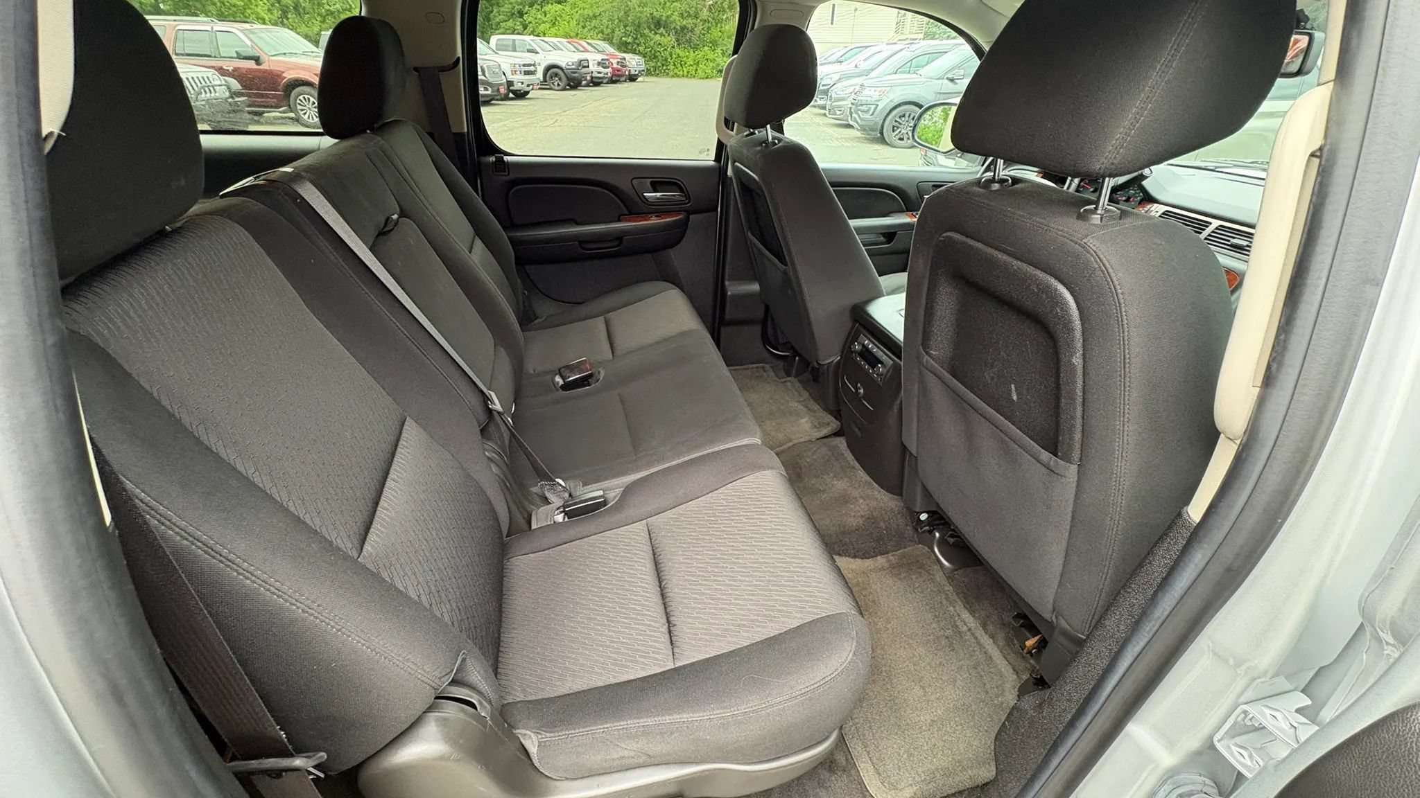 Used 2014 Chevrolet Suburban LS w/ All-Star Edition AWD/4WD image 29