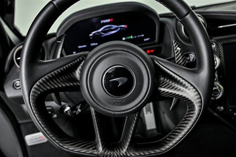 Used 2019 McLaren 720S RWD image 25