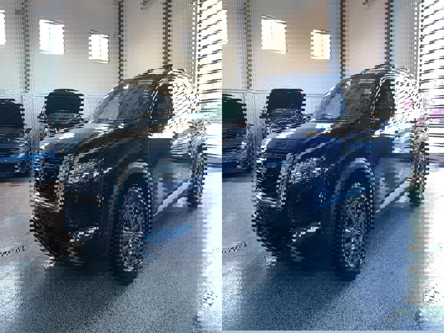 Used 2023 Nissan Pathfinder SV AWD/4WD image 3