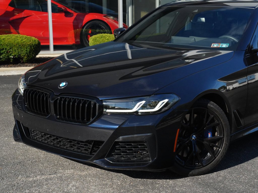 Used 2021 BMW M550i xDrive w/ Shadowloine Package AWD/4WD image 2