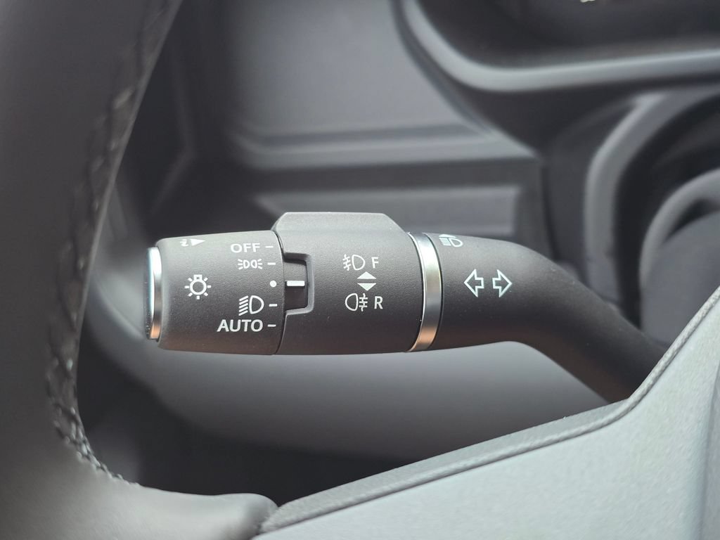 New 2026 Land Rover Defender 130 X-Dynamic SE AWD/4WD image 27