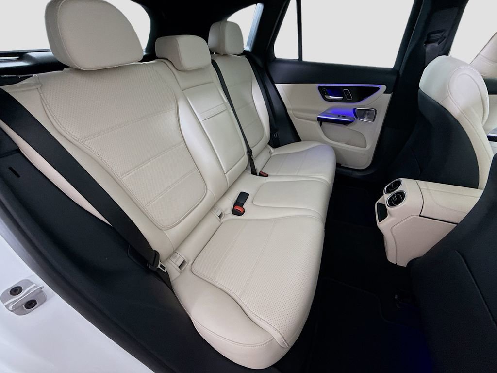 Used 2025 Mercedes-Benz GLC 300 GLC 300 image 28
