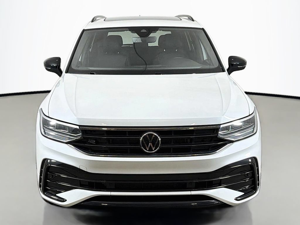 Used 2023 Volkswagen Tiguan SE R-Line FWD image 11