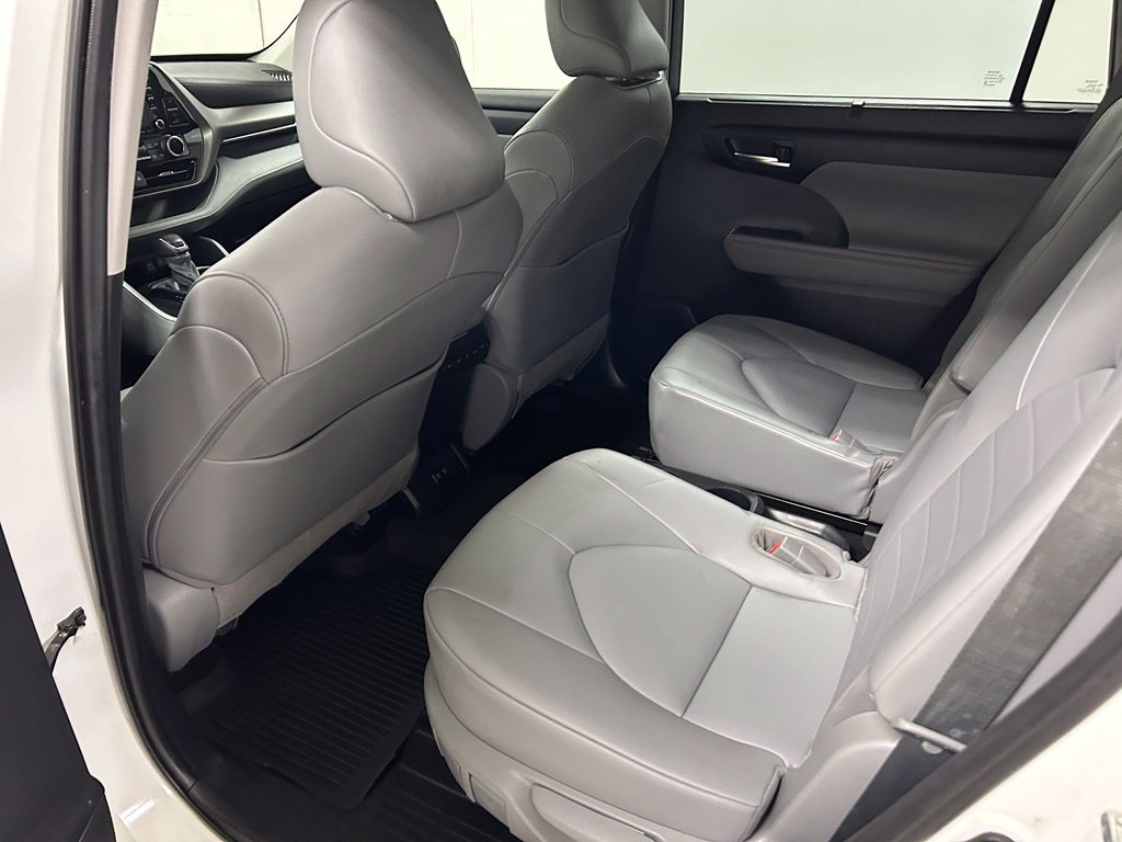 Certified 2021 Toyota Highlander XLE AWD/4WD image 15