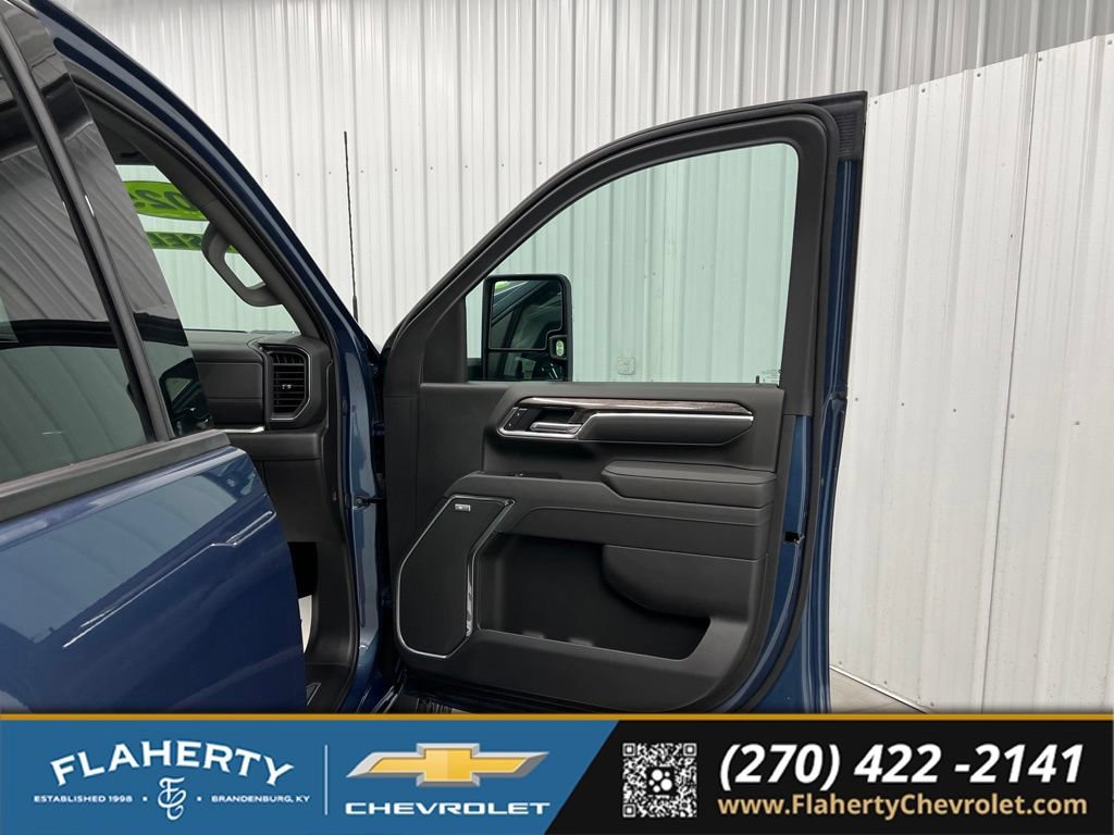 Used 2025 Chevrolet Silverado 2500 LTZ w/ Trail Boss Package AWD/4WD image 14