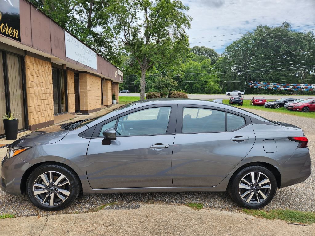 Used 2024 Nissan Versa SV image 6