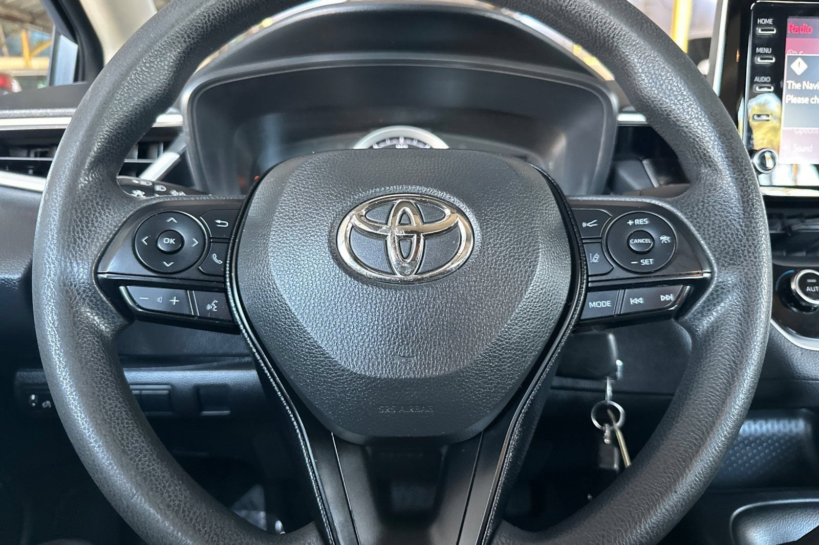 Used 2021 Toyota Corolla LE w/ Carpet Mat Package (TMS) FWD image 22