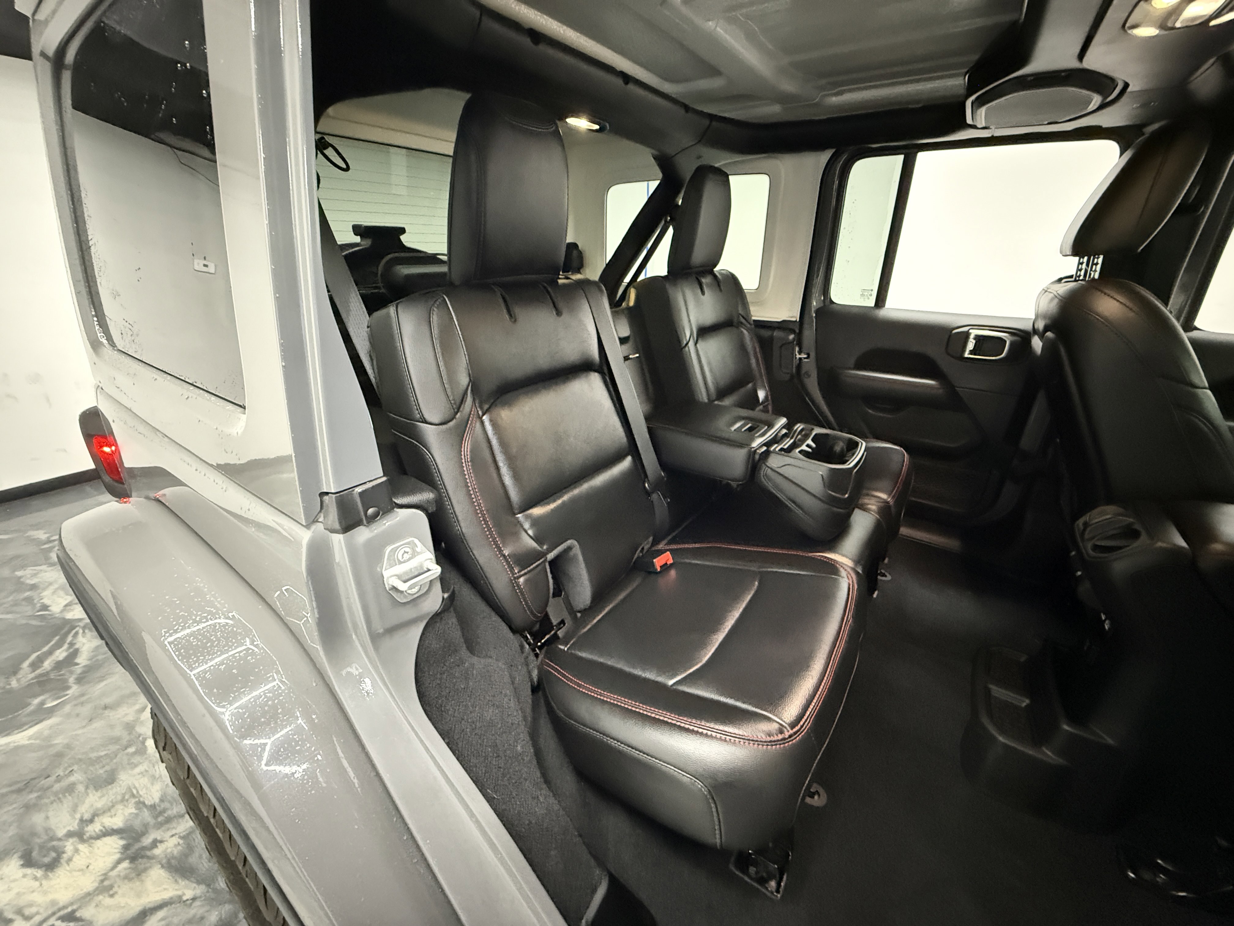 Used 2021 Jeep Wrangler Unlimited Rubicon w/ Uconnect 4C Nav & Sound Group image 22