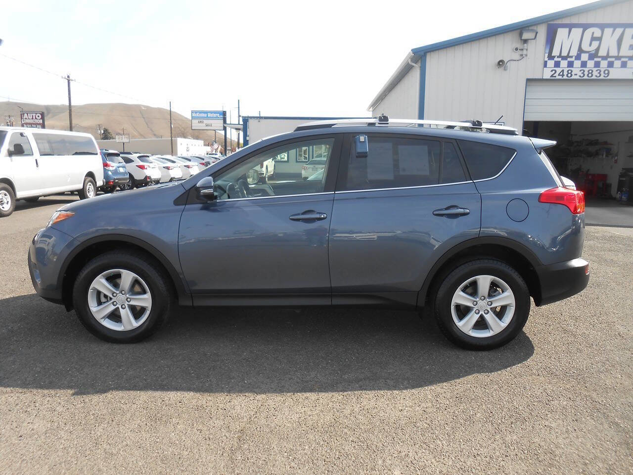 Used 2014 Toyota RAV4 XLE AWD/4WD image 6