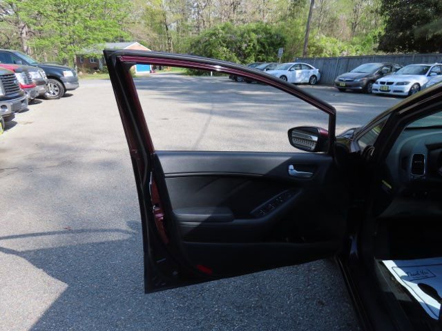 Used 2017 Kia Forte LX image 14