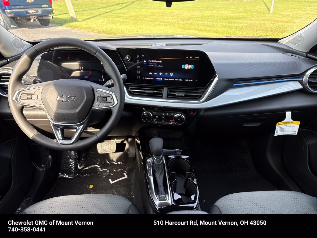 New 2026 Chevrolet Trax LT w/ Midnight Edition FWD image 16