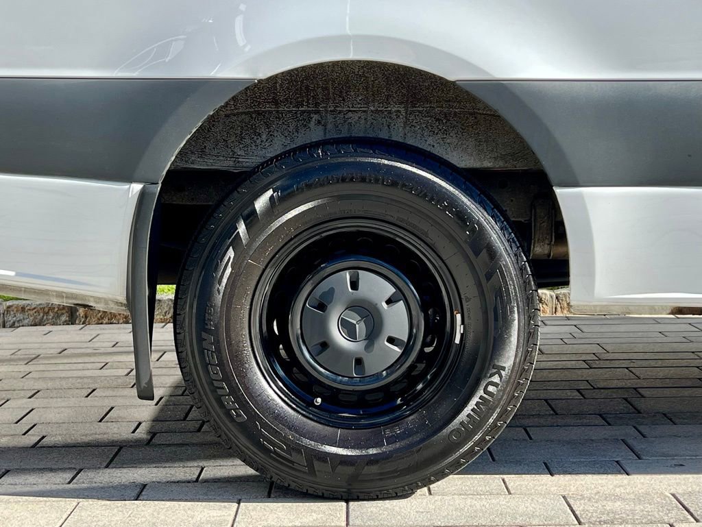 Used 2025 Mercedes-Benz Sprinter 2500 image 12