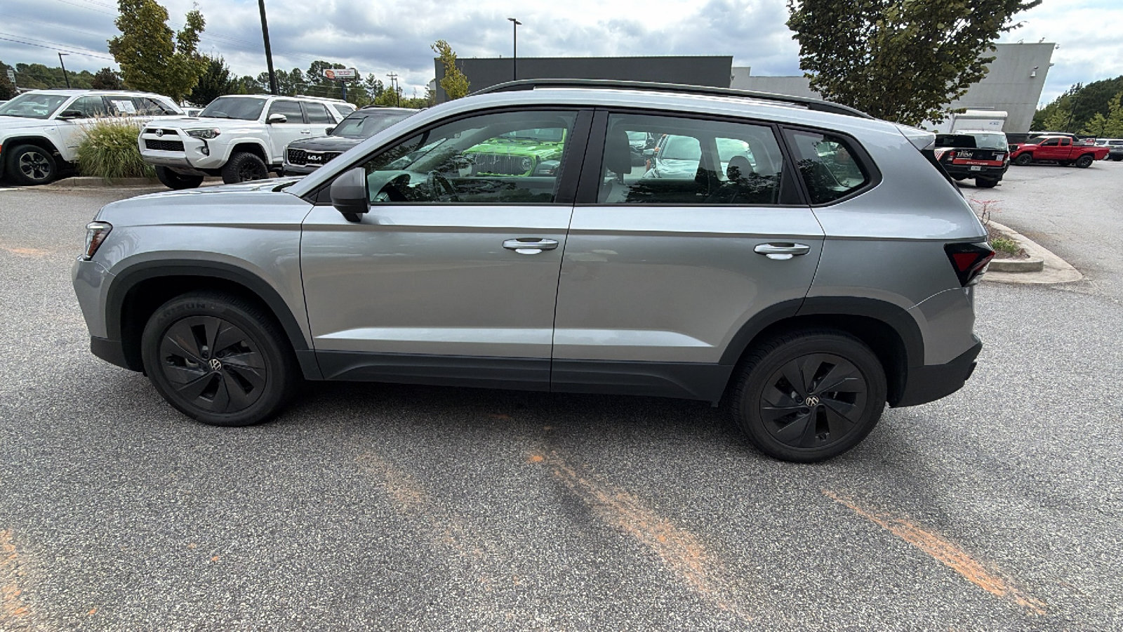 Used 2025 Volkswagen Taos S FWD image 11