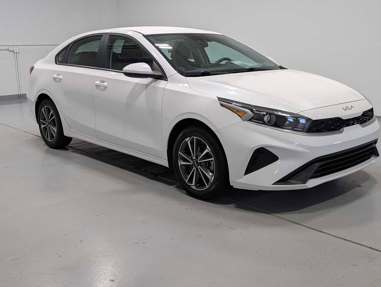 Certified 2023 Kia Forte LXS FWD image 6