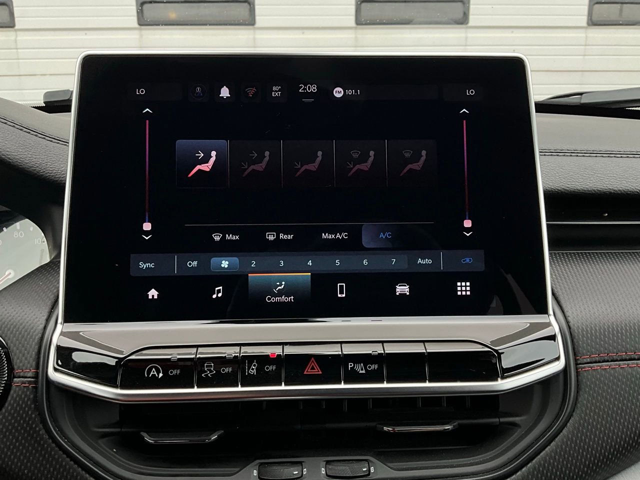 Used 2025 Jeep Compass Trailhawk image 30