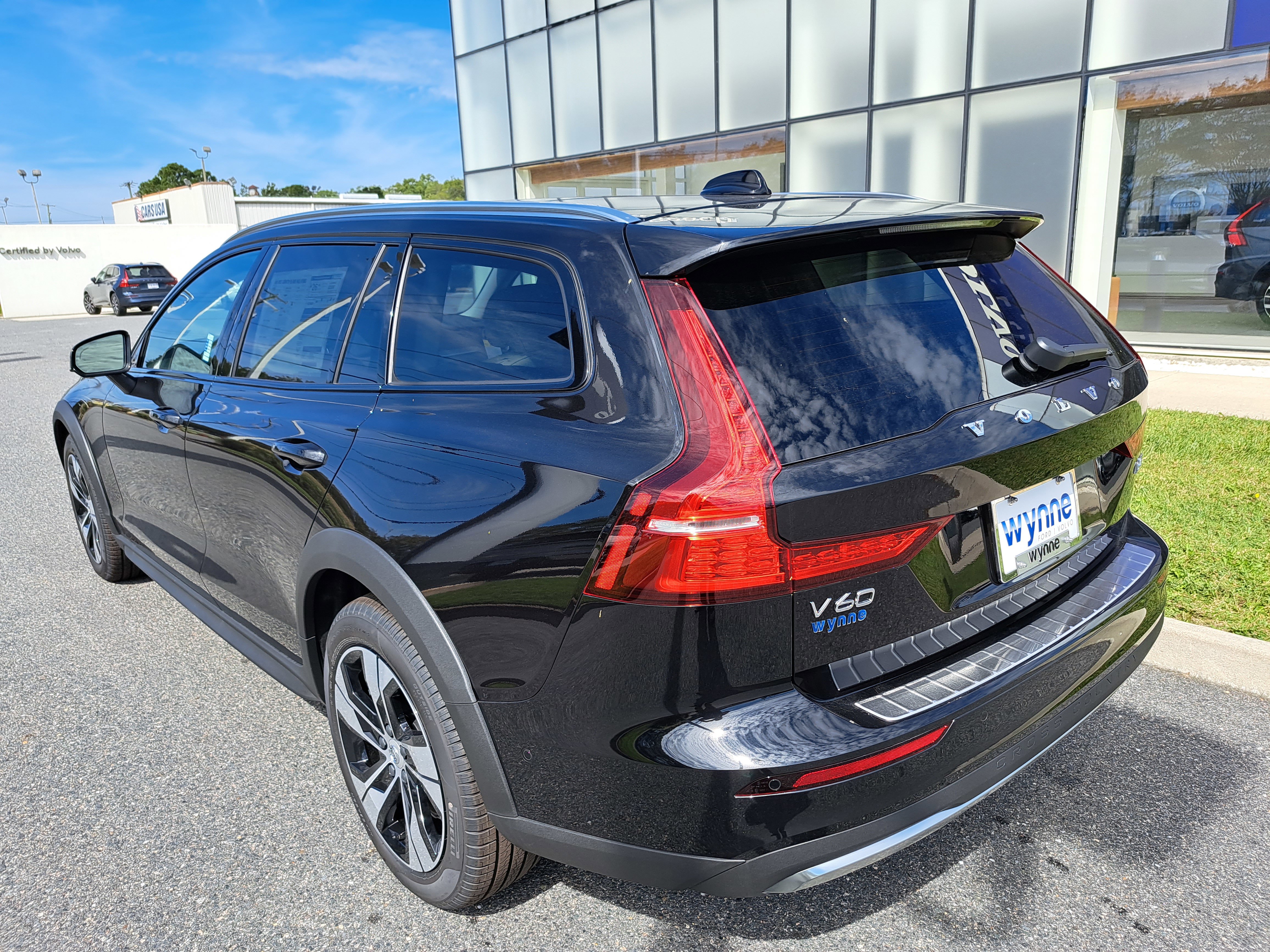 New 2026 Volvo V60 B5 Cross Country Plus w/ Protection Package Premier image 4