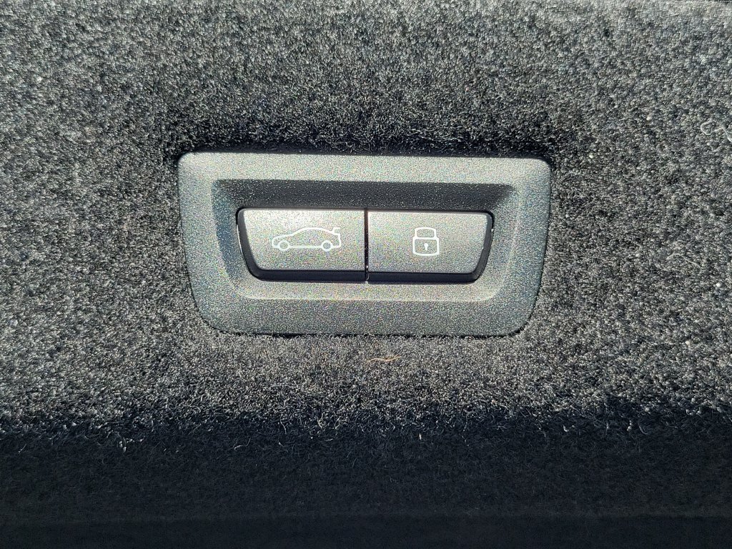 Used 2026 BMW 740i RWD image 25