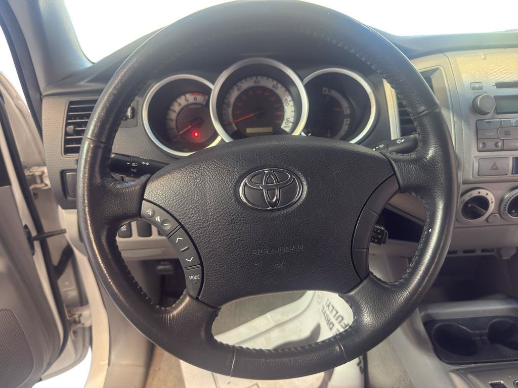 Used 2011 Toyota Tacoma 4x4 Access Cab w/ SR5 Pkg #2 image 19