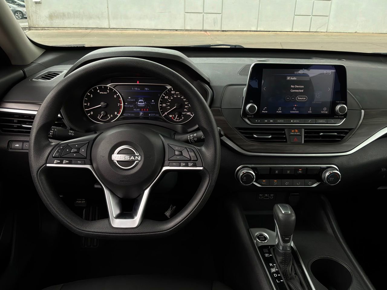 Used 2025 Nissan Altima 2.5 SV FWD image 14